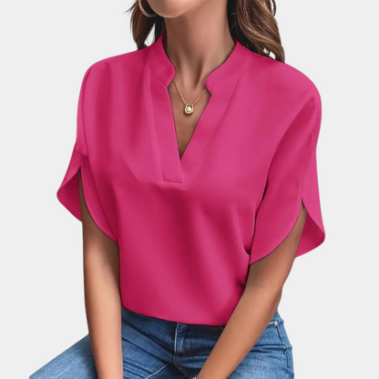 Aiva – Elegant blus med kort ärm